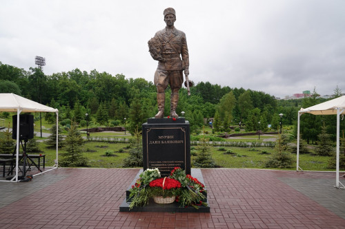 В Уфе открыли памятник легендарному герою-разведчику Даяну Мурзину